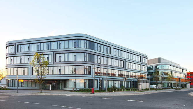 Exterior view of the Fraunhofer IZI building.